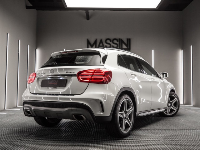 MERCEDES Clase GLA 220 d 4MATIC AMG Line