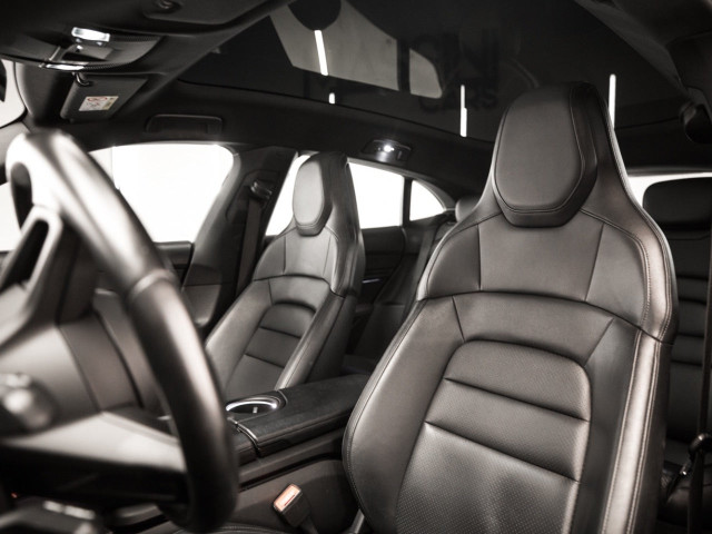 PORSCHE Taycan 4 Cross Turismo