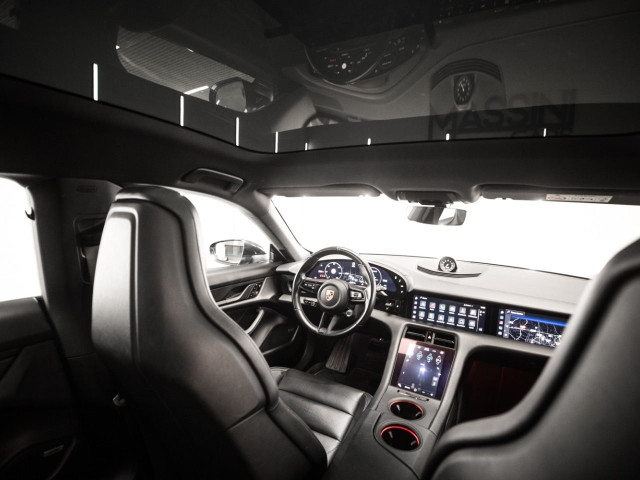 PORSCHE Taycan 4 Cross Turismo