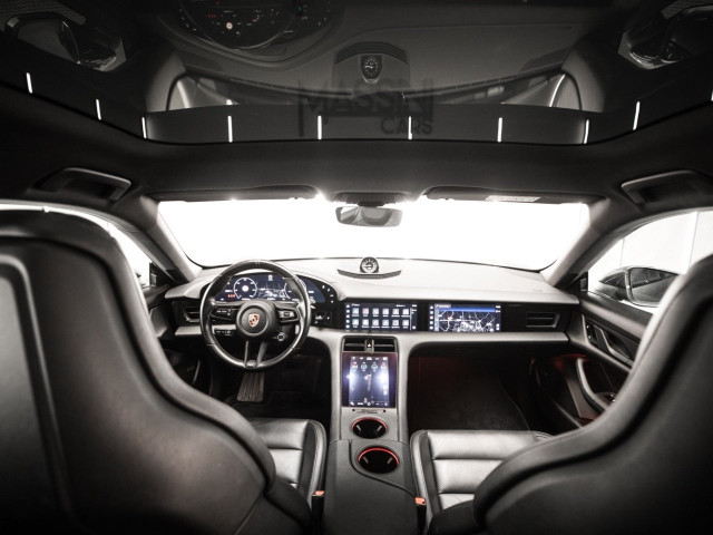 PORSCHE Taycan 4 Cross Turismo