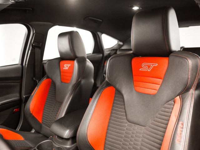 FORD Focus 2.0 EcoBoost 250 ST