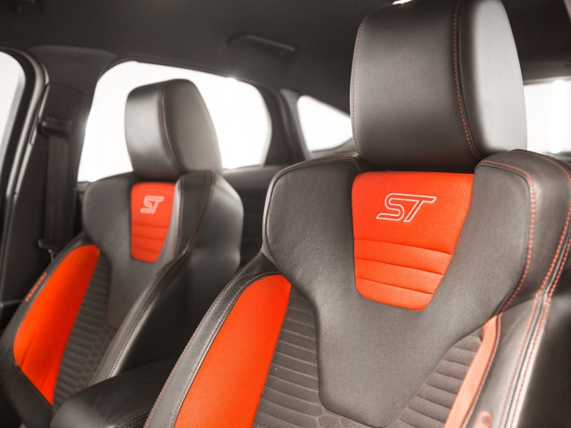 FORD Focus 2.0 EcoBoost 250 ST