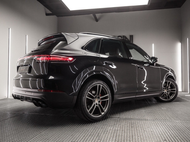 PORSCHE Cayenne S