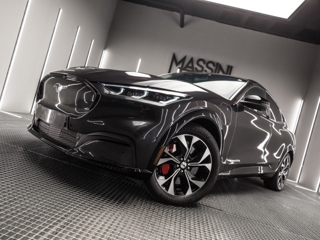 FORD Mustang MachE AWD 258kW Bateria 98.8Kwh
