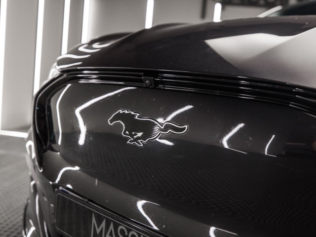 FORD Mustang MachE AWD 258kW Bateria 98.8Kwh