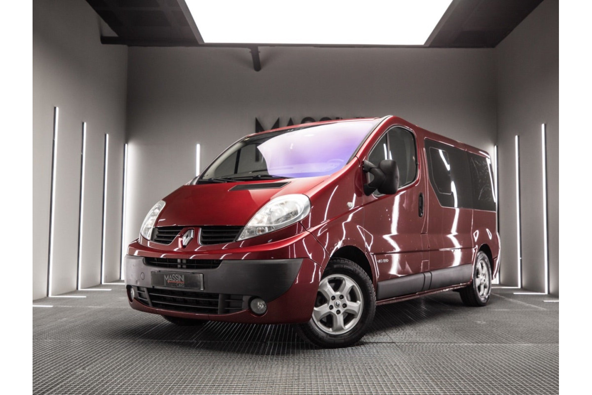 RENAULT TRAFIC 2.5