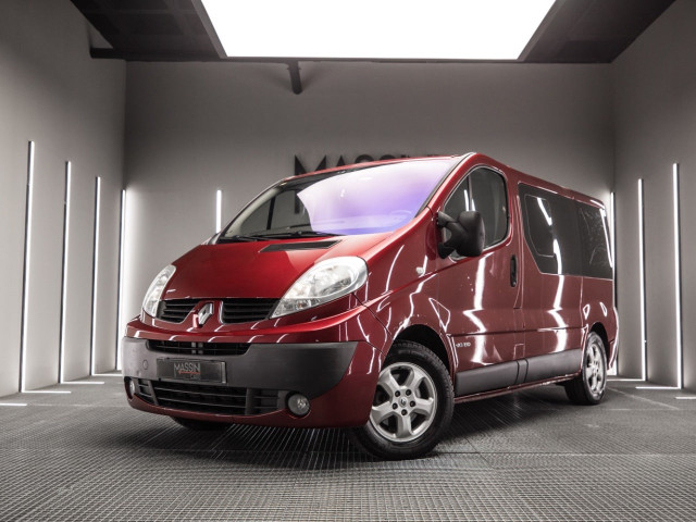 RENAULT TRAFIC 2.5