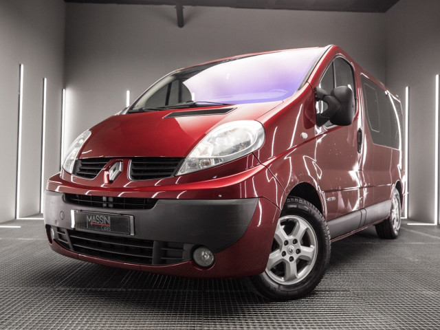 RENAULT TRAFIC 2.5