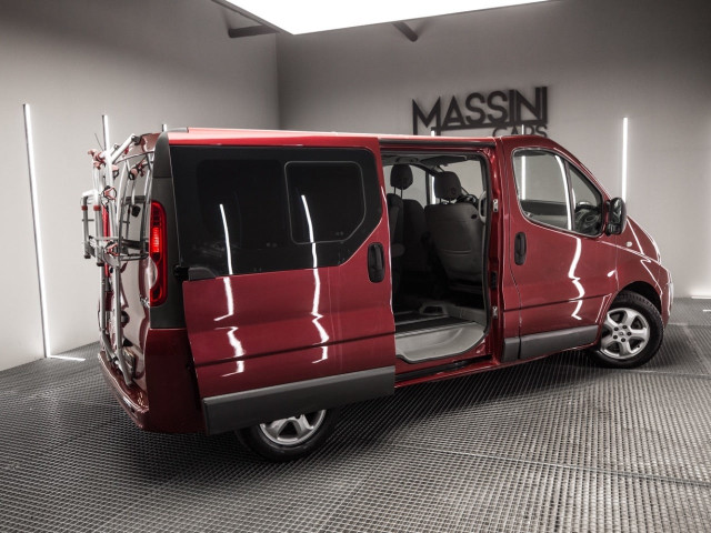 RENAULT TRAFIC 2.5