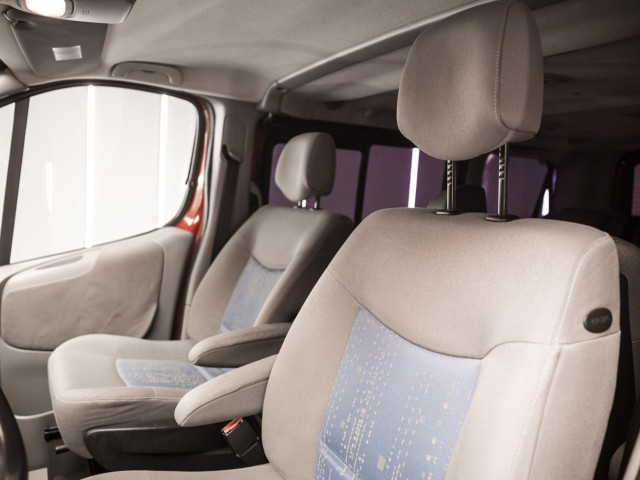 RENAULT TRAFIC 2.5