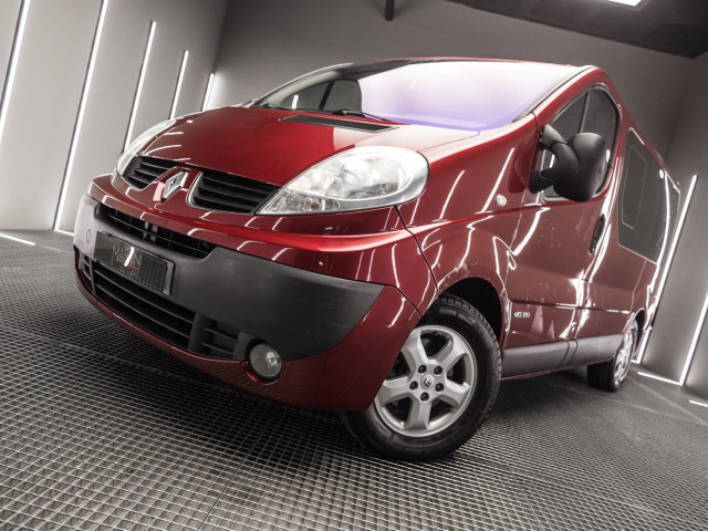 RENAULT TRAFIC 2.5