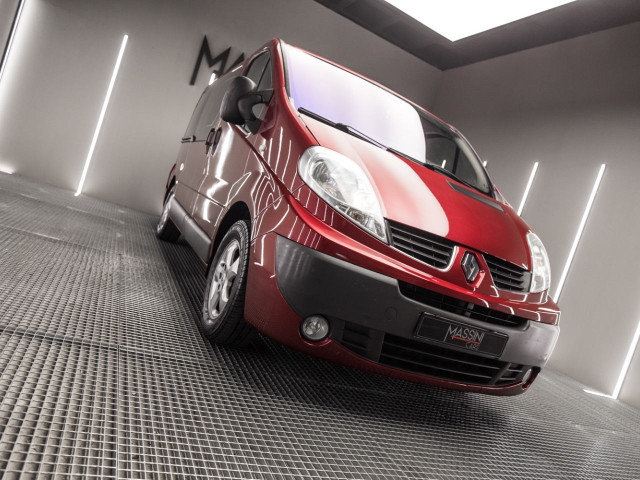 RENAULT TRAFIC 2.5