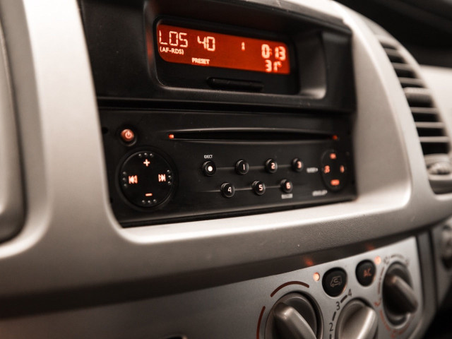 RENAULT TRAFIC 2.5