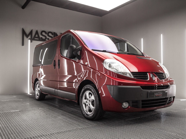 RENAULT TRAFIC 2.5