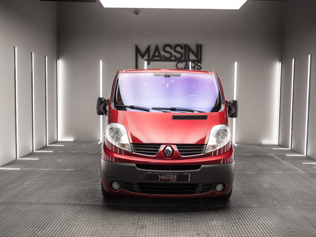 RENAULT TRAFIC 2.5