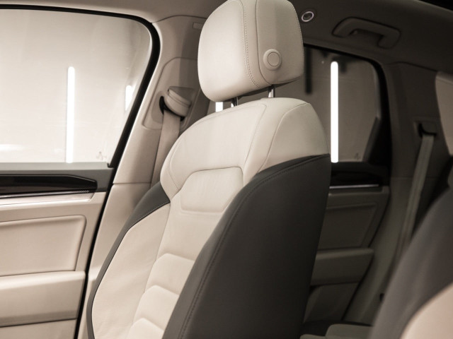 VOLKSWAGEN Touareg Prem Atmos 3.0 V6 TDI 210kW Tip 4M