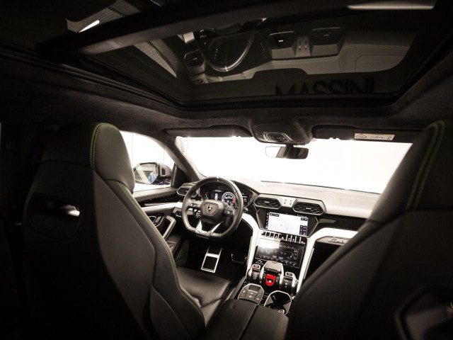LAMBORGHINI URUS CARBONO