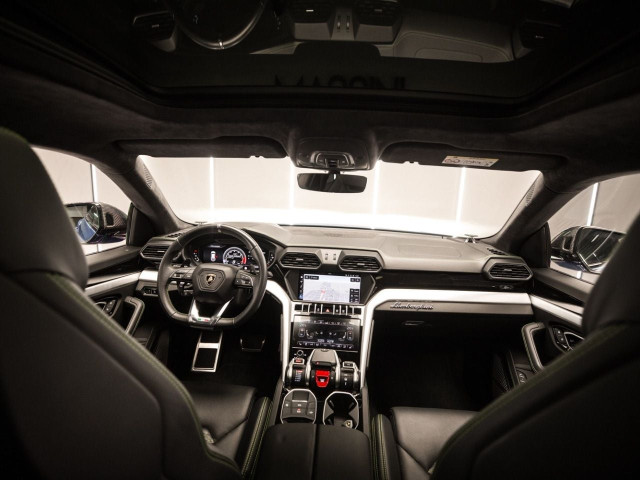 LAMBORGHINI URUS CARBONO