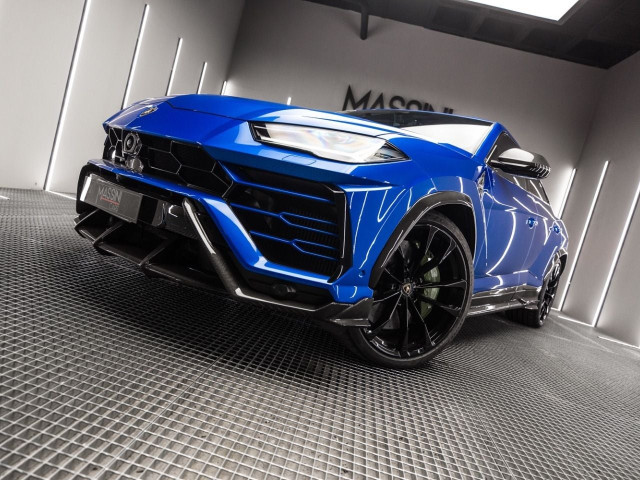 LAMBORGHINI URUS CARBONO