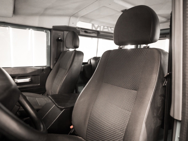 LAND ROVER Defender 90 SW E
