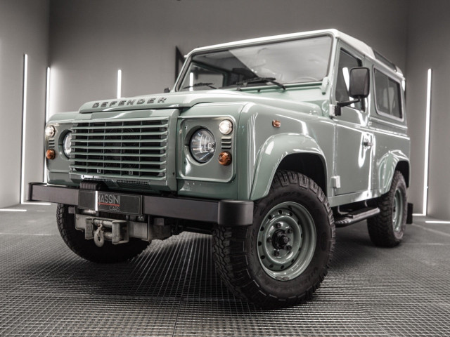 LAND ROVER Defender 90 SW E