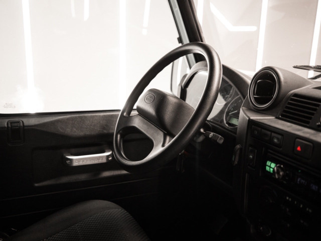 LAND ROVER Defender 90 SW E