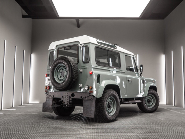 LAND ROVER Defender 90 SW E