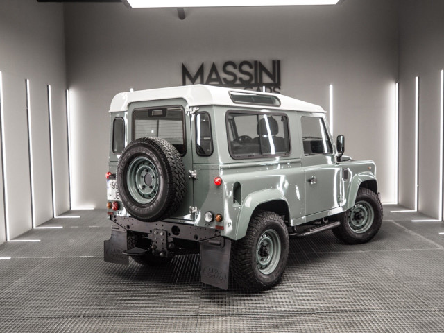 LAND ROVER Defender 90 SW E