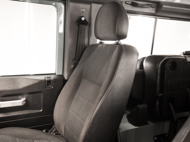LAND ROVER Defender 90 SW E
