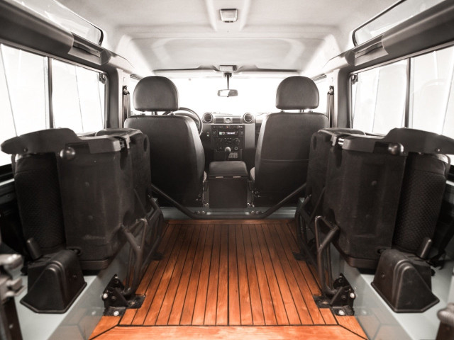 LAND ROVER Defender 90 SW E