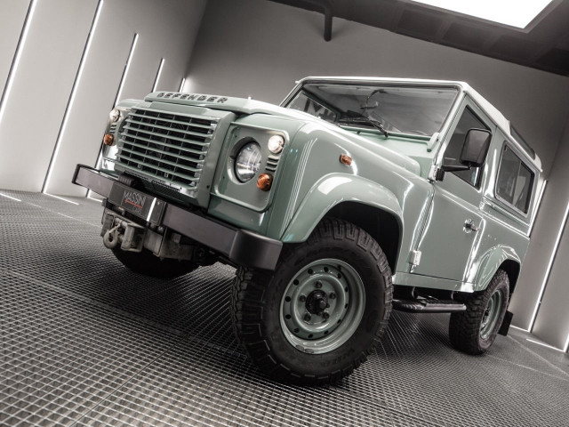 LAND ROVER Defender 90 SW E