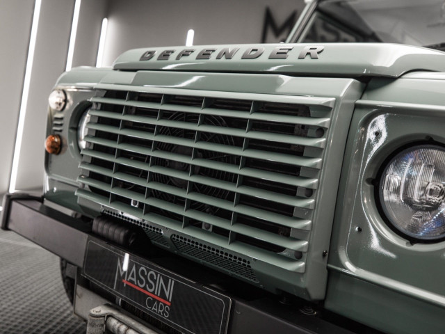 LAND ROVER Defender 90 SW E