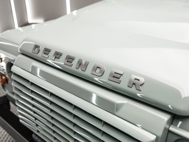 LAND ROVER Defender 90 SW E