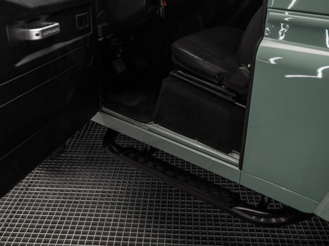 LAND ROVER Defender 90 SW E