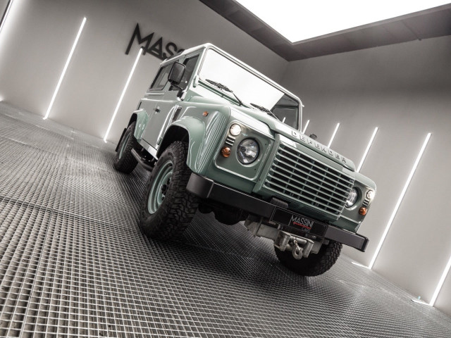 LAND ROVER Defender 90 SW E