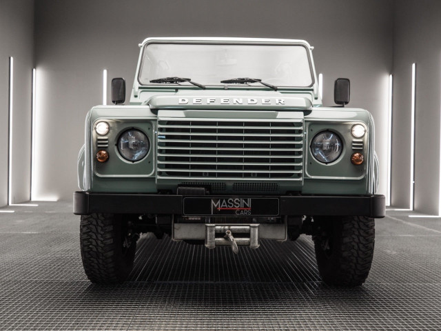 LAND ROVER Defender 90 SW E