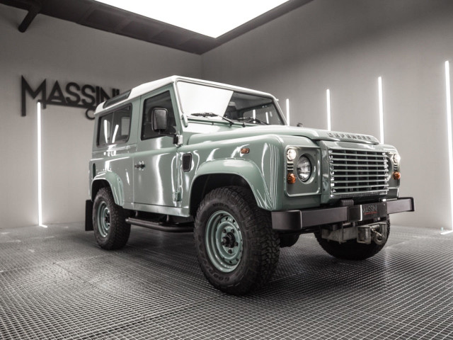LAND ROVER Defender 90 SW E