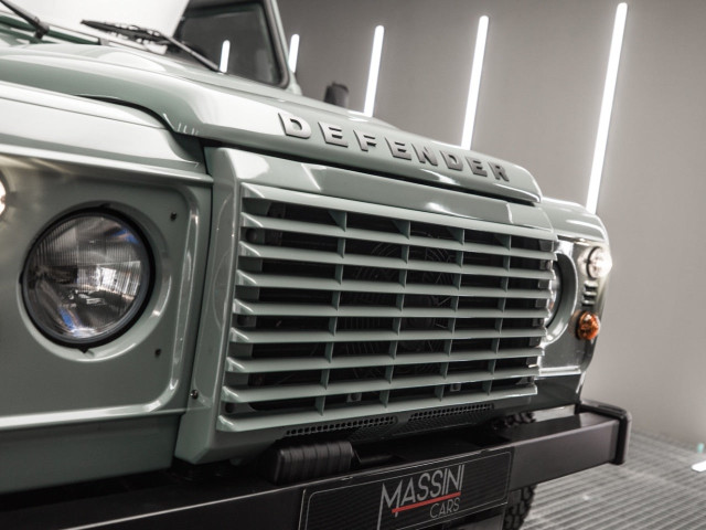 LAND ROVER Defender 90 SW E