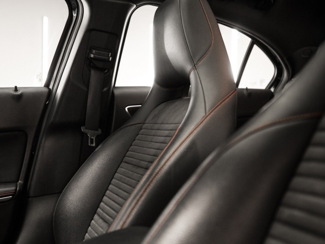 MERCEDES Clase A 200 d AMG Line