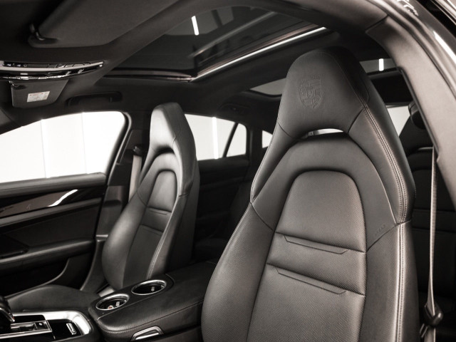 PORSCHE Panamera 4 EHybrid