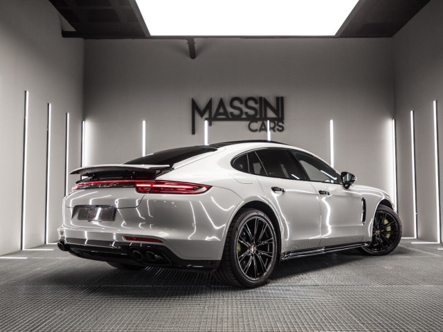 PORSCHE Panamera 4 EHybrid