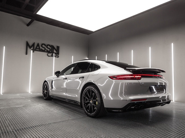 PORSCHE Panamera 4 EHybrid