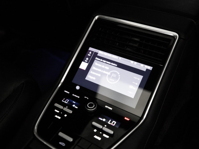 PORSCHE Panamera 4 EHybrid