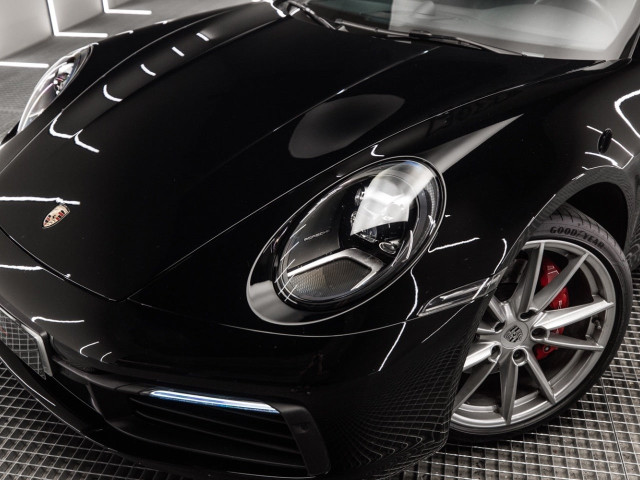 PORSCHE 911 Carrera 4S