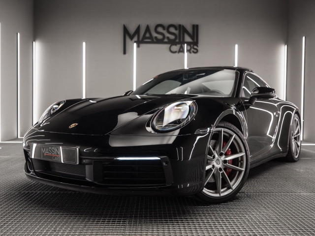PORSCHE 911 Carrera 4S