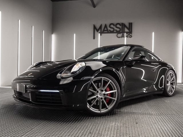 PORSCHE 911 Carrera 4S