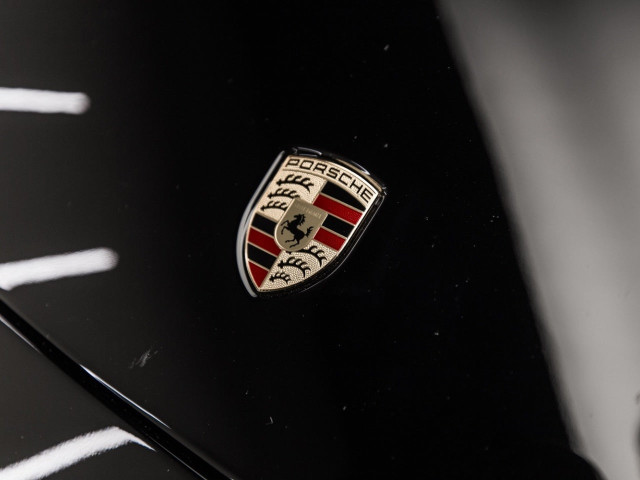 PORSCHE 911 Carrera 4S