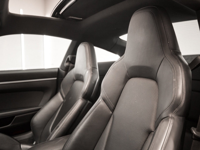 PORSCHE 911 Carrera 4S