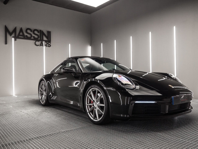 PORSCHE 911 Carrera 4S