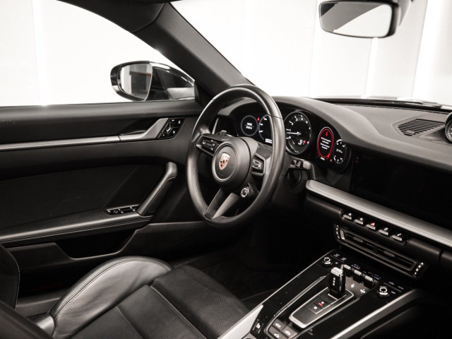 PORSCHE 911 Carrera 4S